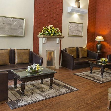 Country Inn Ahmedabad Ngoại thất bức ảnh