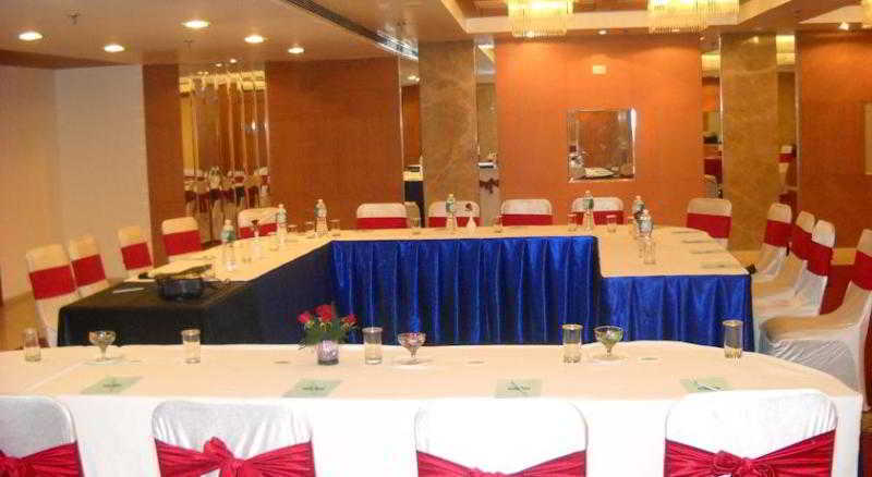 Country Inn Ahmedabad Ngoại thất bức ảnh